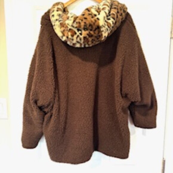 Unique Reversible Animal Print Cloak - Picture 2 of 5